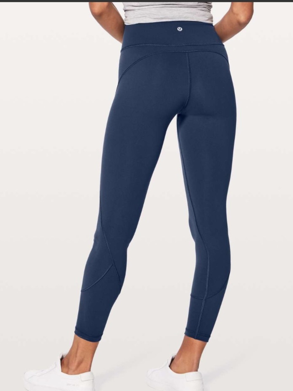 Lululemon In Movement 7/8 Tight *Everlux 25"
Mineral Blue 8